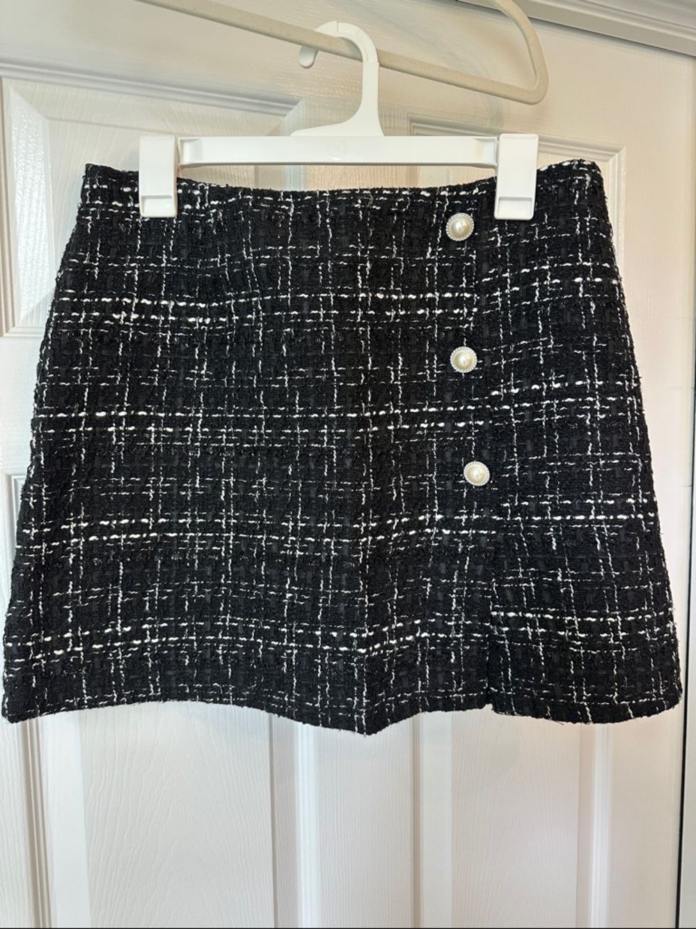 SHEIN Black and White Tweed Mini Skirt with Pearl Accents